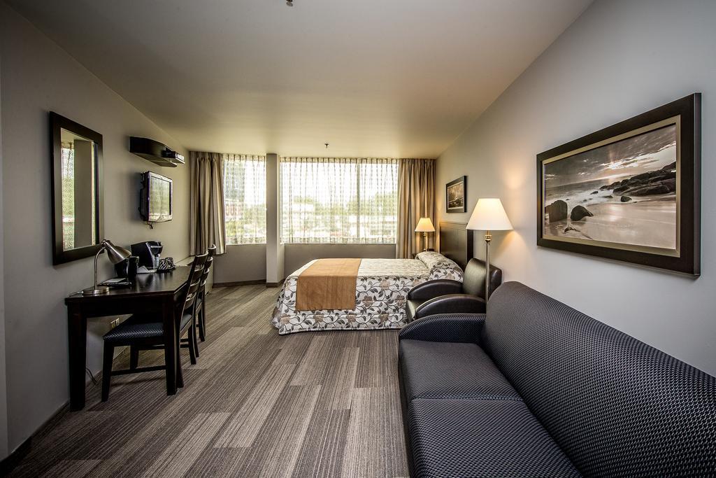 Hotel Charlemagne Phòng bức ảnh